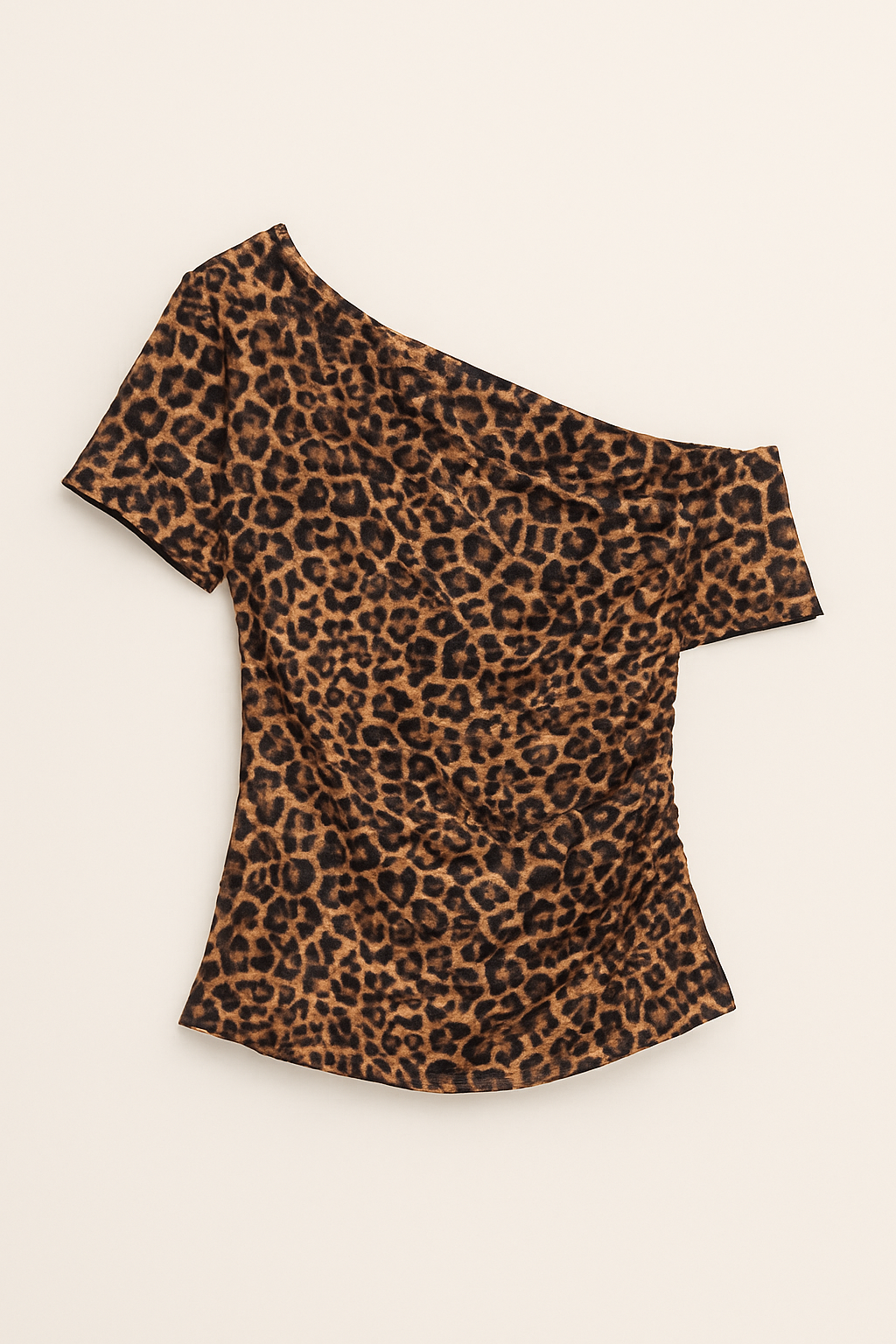Top Léopard Asymétrique – Audace & Élégance Sauvage